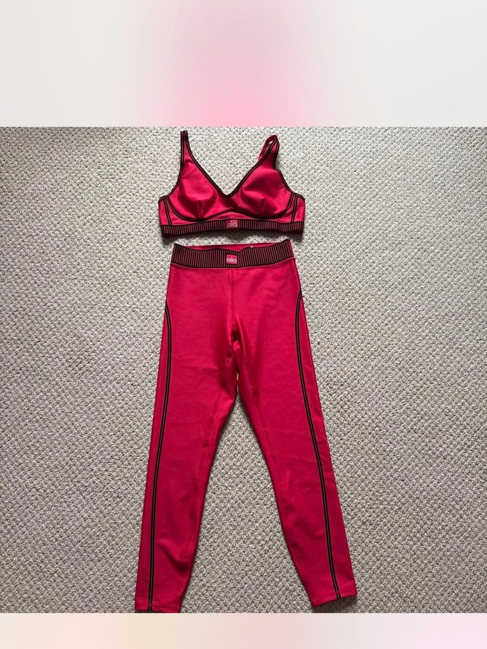 LIKE NEW♥️ALO Yoga Red Line Up Airlift Set